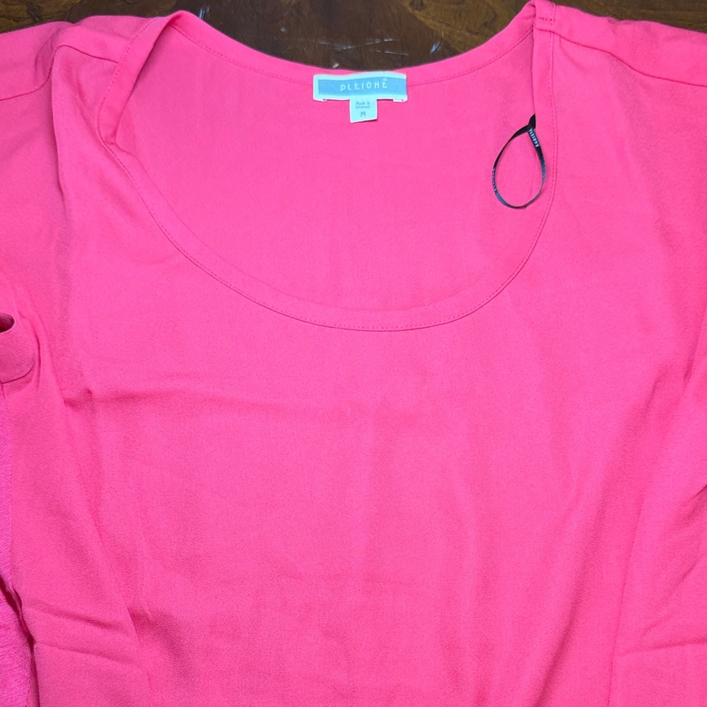 Pleione Bright‎ Pink Short Sleeve Top